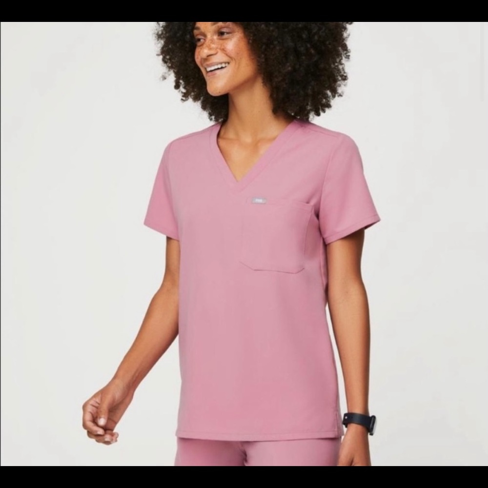Zamora Jogger Pants & Catarina One-Pocket Top